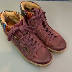 COMFORTIVA HALIA LEATHER ZIP BOOT SNEAKER 7.5